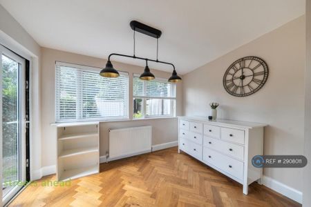3 bedroom end of terrace house to rent - Photo 5