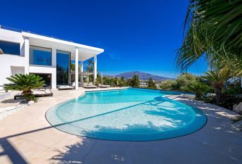 9 bedroom luxury Villa for rent in Benahavís, Andalusia
