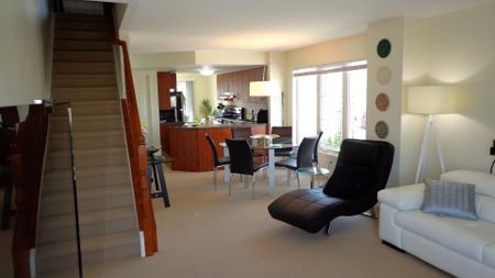 For Lease - 176 CHAPMAN MILLS Drive, Barrhaven, Ontario - Photo 2