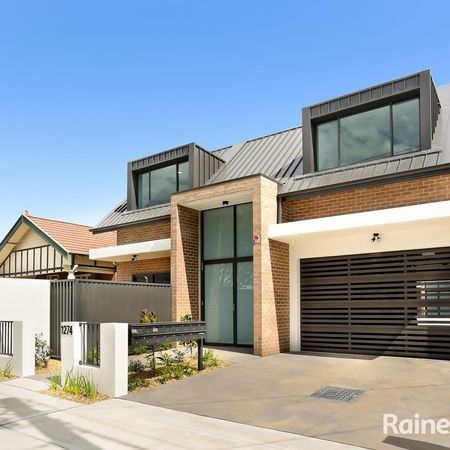 MODERN STUDIO APARTMENT - WATER, GAS AND INTERNET INCLUDED - Photo 4