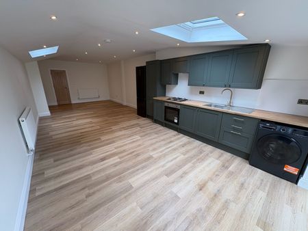 4 Bed End Terrace, Oval Road, CR0 - Photo 5