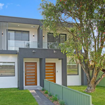 4 Bedroom Duplex Offering Modern Family Living - Photo 3