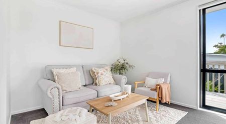 Immaculate 2 bedroom standalone home near the ... - Photo 5