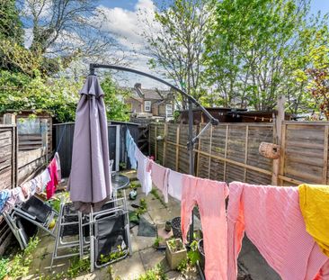Terraced House to rent - Rural Vale, Gravesend, Kent, DA11 - Photo 6