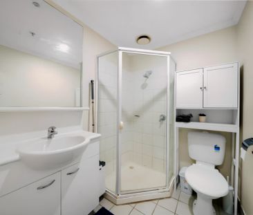 Room 2 (Private) - Photo 6