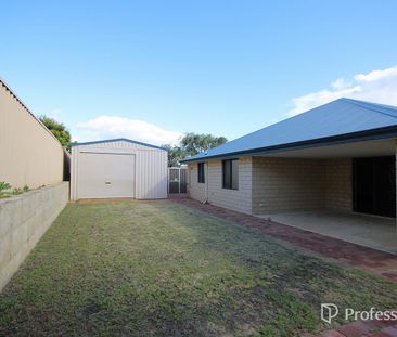 Spacious Modern Living in Central Dalyellup - Photo 3