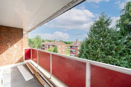 2 bedroom flat to rent - Photo 2