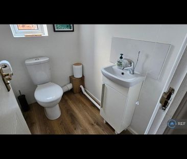 4 bedroom detached house to rent - Photo 5