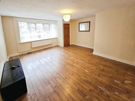 3 bedroom end of terrace house to rent - Photo 1