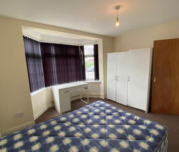 6 bedroom terraced house to rent - Photo 1