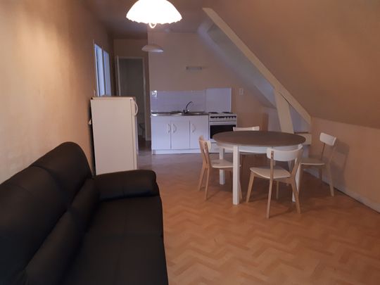 Location Appartement 3 pièces 41m² SABLE SUR SARTHE 72300 - Photo 1