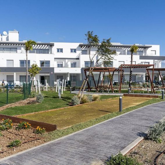 Alquiler de piso en Calle Republica Argentina - Photo 1