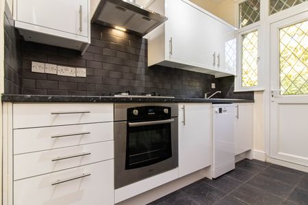 3 Bed Maisonette, Astrop Terrace, W6 - Photo 5