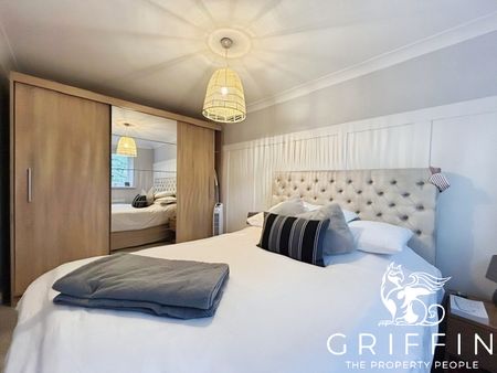 Woodstock Crescent, Laindon, Basildon, SS15 - Photo 5