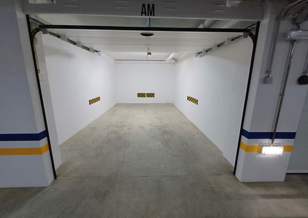 Apartamento T2 junto ao Centro Comercial Glicínias