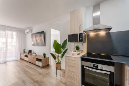 Piso de alquiler en Carrer de Casp, 3, Mar i Camp - Platja dels Capellans - Photo 2