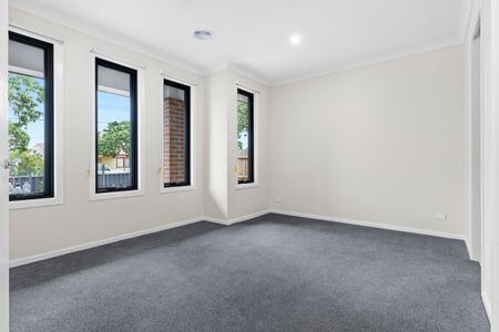 Brand New 4-Bedroom family Home for $800/week - Photo 4