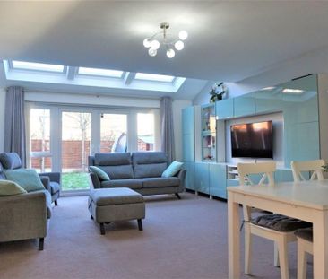 3 Bed End Terrace, Hatton Gardens, M7 - Photo 4