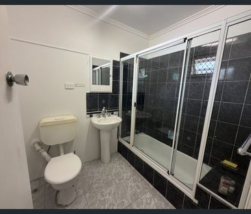 Partly Furnished Convenient Living in the Heart of Annerley - Photo 5