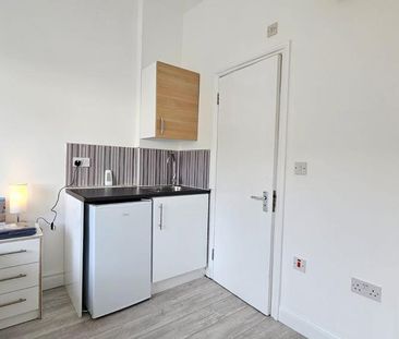 Studio to rent - Photo 2