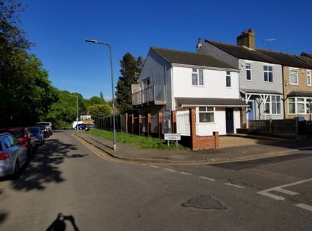 1 bedroom detached house to rent - Photo 4