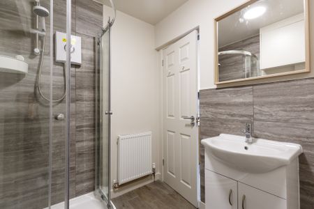 Newtown Room 3 - Photo 5