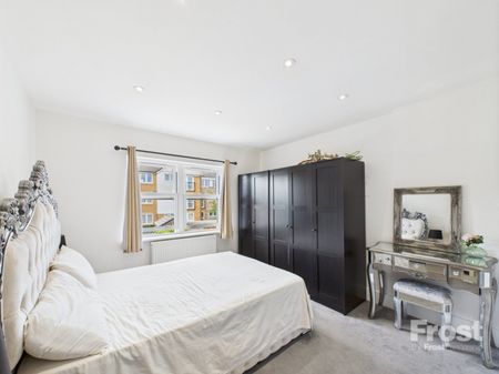 Britwell Road, Burnham, Bucks,SL1 - Photo 3