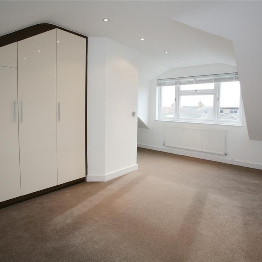 Fairview Drive, Chigwell IG7 - Photo 1