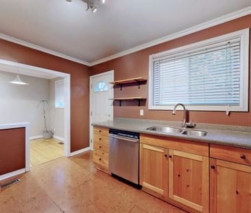 For Lease - 16 Knowles Crescent, Aurora, Ontario - Photo 4