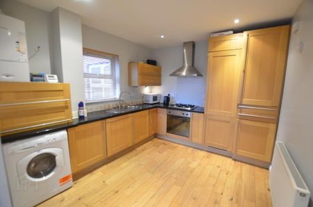 37 Ashley Courtyard, 1a Fane Street, Belfast, BT9 7JS - Photo 2