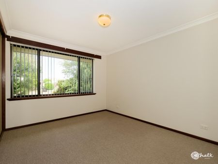 3X1 FAMILY HOME IN WAIKIKI - 6 MONTH LEASE!!! - Photo 5