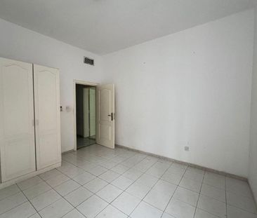 Large spaces, free AC, maid’s room, prime location - Photo 2