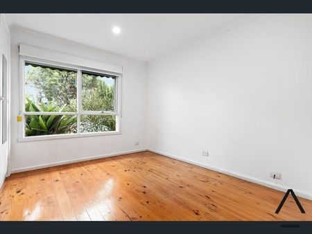 Spacious Family Home - Photo 3