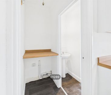 2 bedroom property to rent - Photo 1