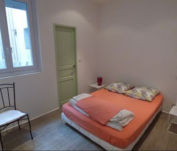 AVIGNON INTRA MUROS: Très belles prestations pour ce grand appartement climatisé - Photo 5