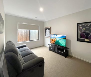 MODERN COASTAL LIVING - Photo 1