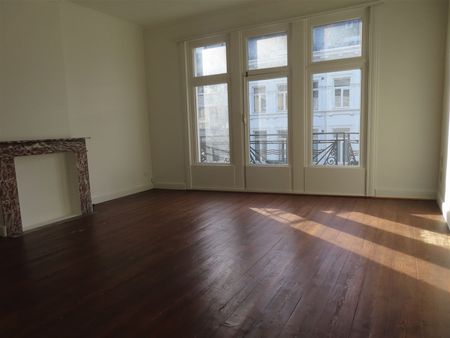 Appartement met 2 mooie slaapkamers & ruim terras op t Zuid! - Foto 3