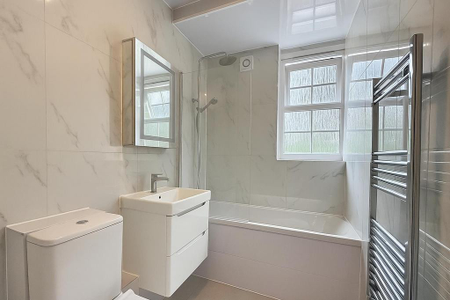 2 bedroom property to rent - Photo 2