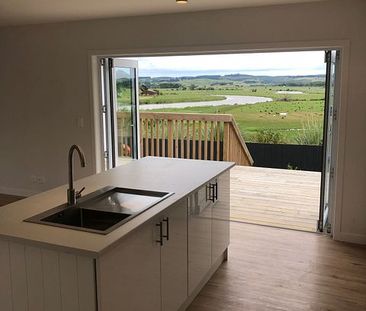 Family home with a breathtaking view - Photo 4