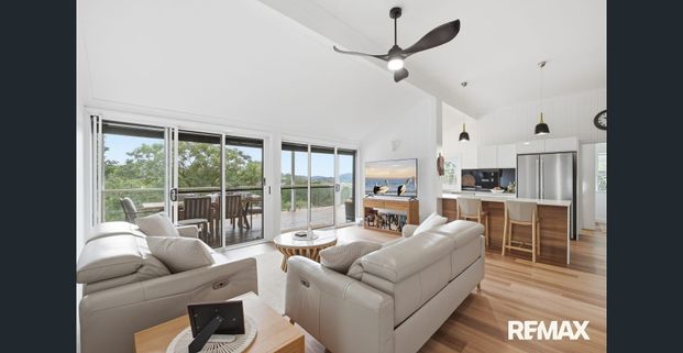 Quaint Queenslander Cottage on Acreage with large shed. - Photo 1