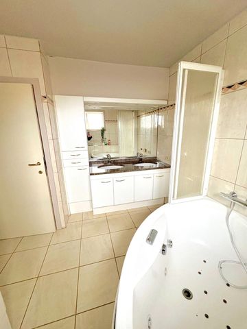 Lichtrijk duplex appartement met 3 slaapkamers en 2 badkamers in het charmante Outrijve (Avelgem)! - Photo 5