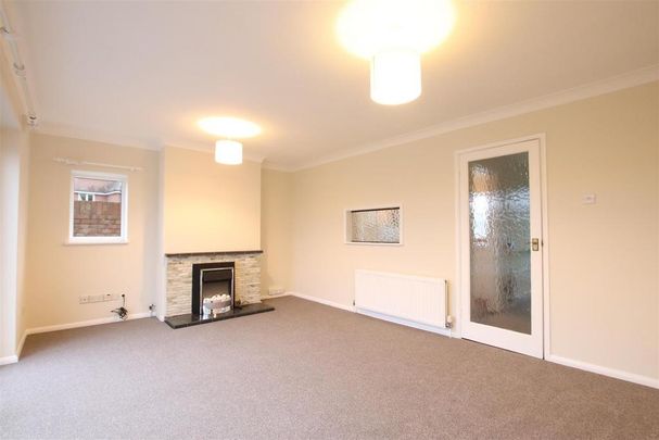 3 bedroom end of terrace house to rent - Photo 1