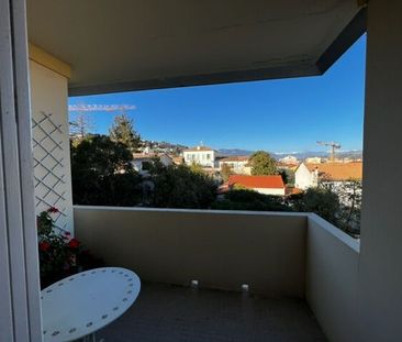 Location Appartement 2 pièces 49m² ST LAURENT DU VAR 06700 - Photo 1