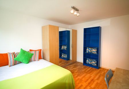 2 Bed Flat, Bishops Corner, M15 - Photo 3