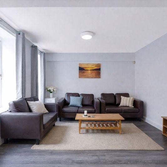 1 bedroom in a house share to rent - Photo 1