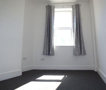 4 bedroom terraced house to rent - Photo 4
