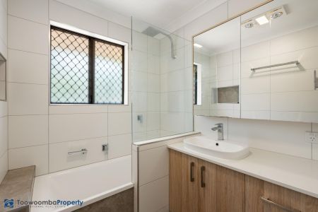 Light-Filled End Unit in a Prime East-Side Location - Photo 5