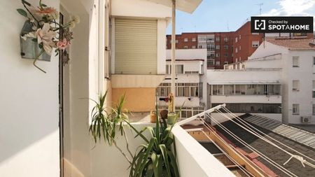 4 room luxury Flat for rent in Madrid, Autonomous Region of Madrid - Photo 2