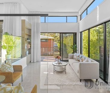 Designed for exceptional entertaining, crafted for flawless living - Photo 1