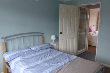 3 bedroom detached house to rent - Photo 3